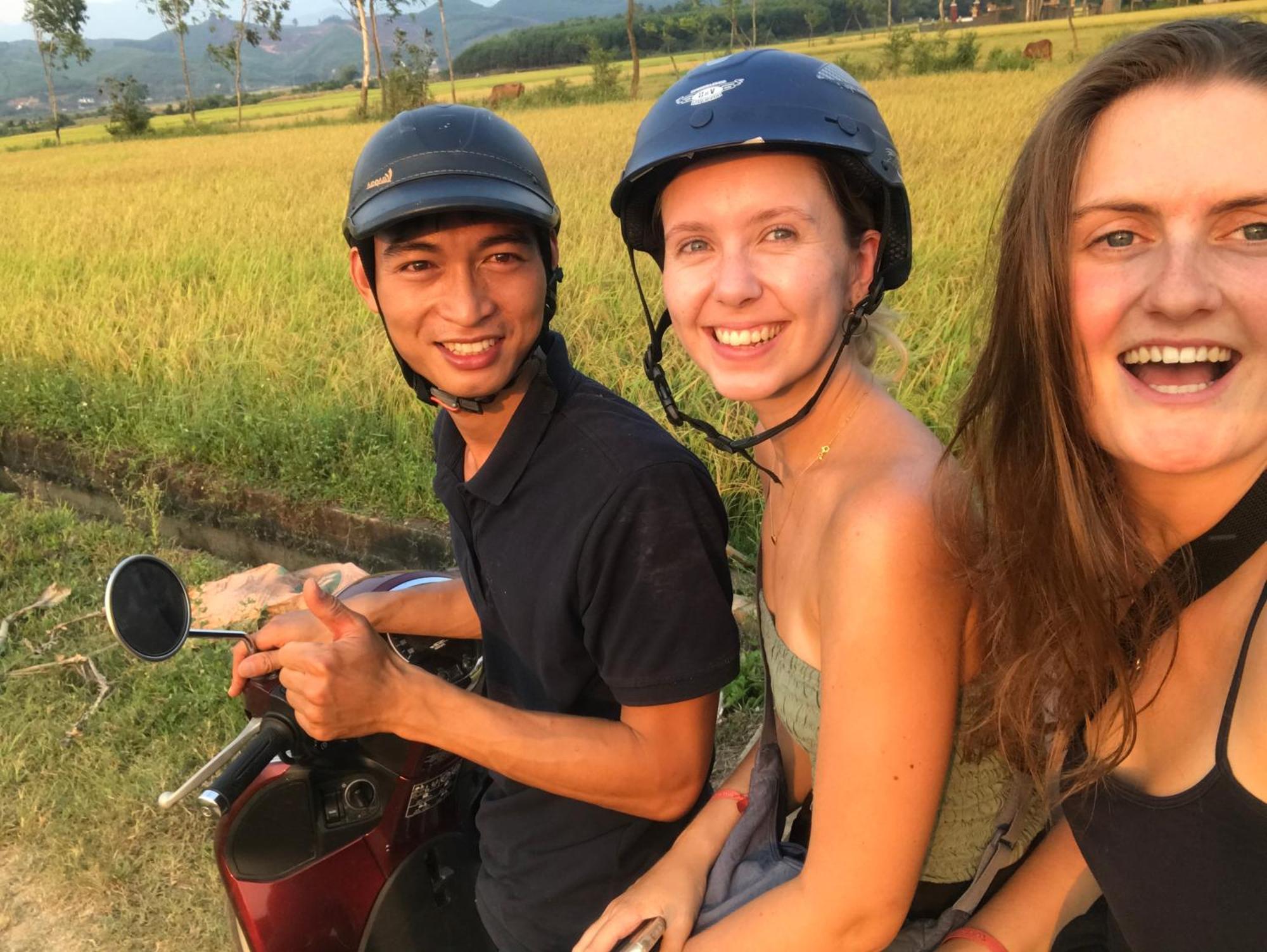 Happy Field Homestay 퐁냐 외부 사진